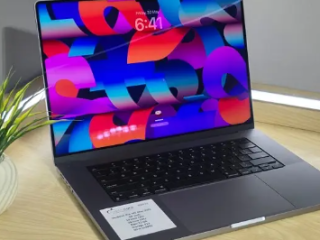 ماك بوك برو M1 ماكس 16 بوصة