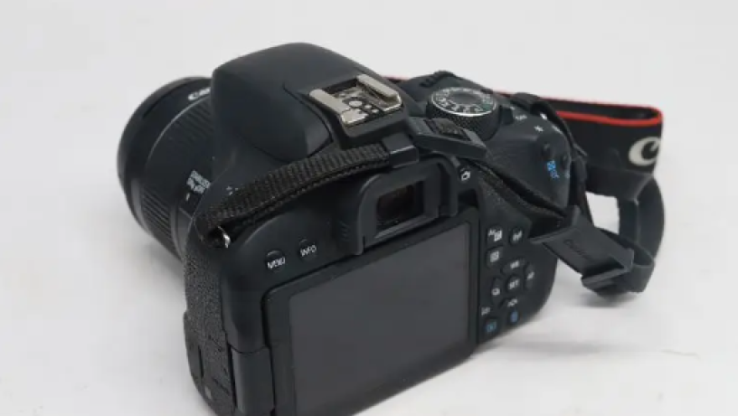 kanon-800d-big-2