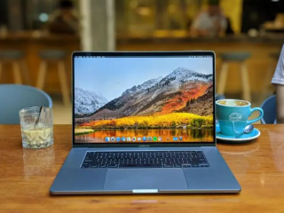 بالضمان ماك بوك برو 2019. . الأساسية I9 . . . ذاكرة الوصول العشوائي 32