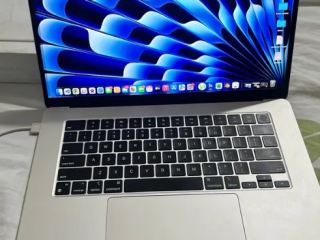 ماك بوك اير M2 2023 مقاس 15 بوصة