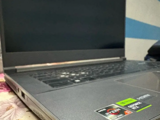 كمبيوتر محمول للألعاب إم إس آي