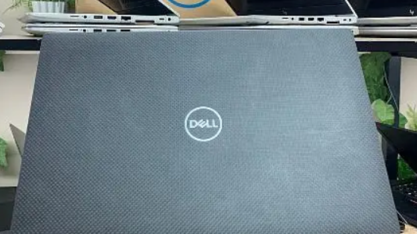 dell-latitude-7400-core-i5-tatsh-gyl-thamn-rfyaa-gda-oshbh-gdyd-baldman-big-3