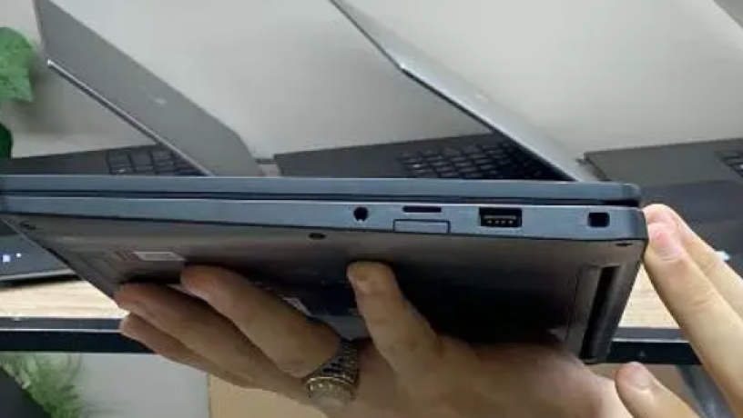 dell-latitude-7400-core-i5-tatsh-gyl-thamn-rfyaa-gda-oshbh-gdyd-baldman-big-4
