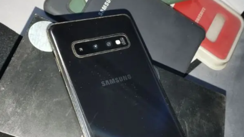 samsong-galaksy-s10-adaaa-mtmyz-oshash-rayaa-big-0