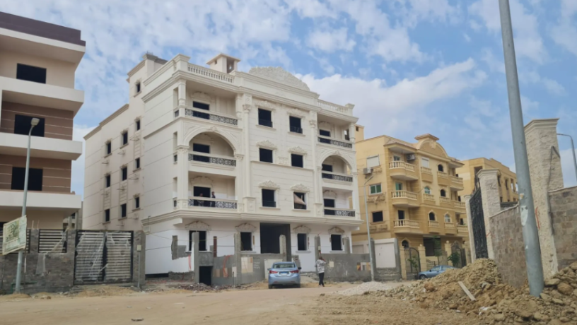 zayd-hayts-45a-ard-236-m2-hdyk-185-m2-18-albdrom-altshtyb-aal-almhar-big-2