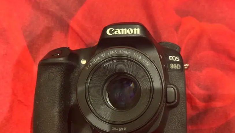 kamyra-kanon-eos-80d-maa-aads-50-mm-18-big-0