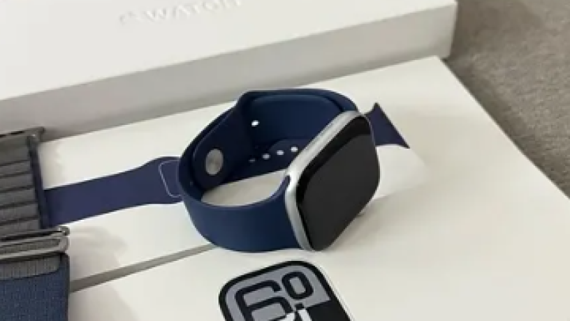 apple-watch-series-10-46mm-silver-saaah-abl-alasdar-alaaashr-big-2