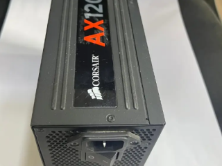 وحدة تزويد الطاقة Corsair ATX1200i لا تعمل للأجزاء