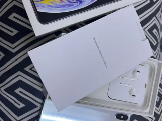 آيفون Xs Max سعة 512 جيجابايت بحالة أصلية 100%، أنيق ونظيف، جديد غير مغلف