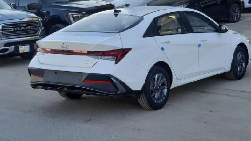 honday-alntra-2025-abyd-hyundai-elantra-2025-white-big-2