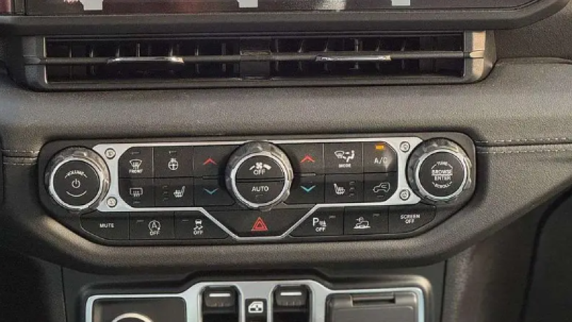 gyb-ranglr-sbort-2024-jeep-wrangler-sport-2024-big-4