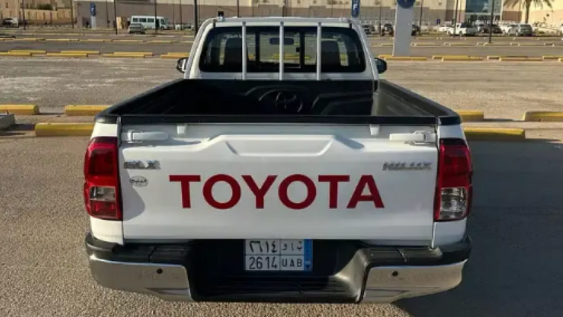 toyota-hyloks-2016-big-2