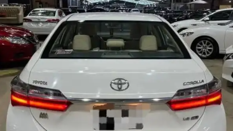 toyota-korola-2018-big-1