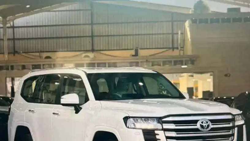 toyota-land-krozr-l5-fl-kaml-2023-big-0