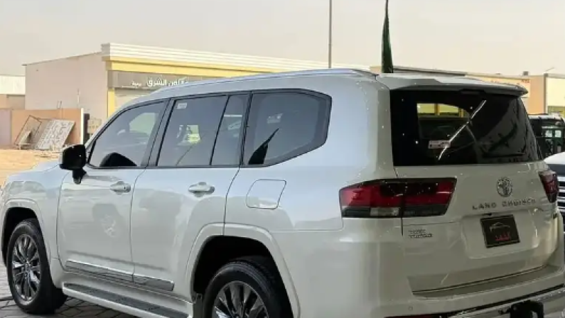 toyota-land-krozr-l5-fl-kaml-2023-big-2