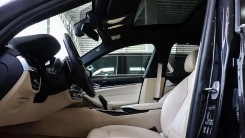 by-am-dblyo-520i-2018-bmw-520i-2018-big-2