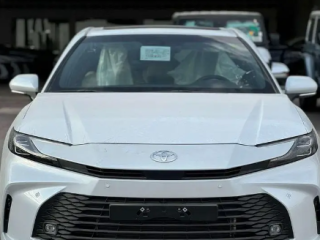 كامري LE 2025 نص فل أبيض | 2025 Camry LE Mid White