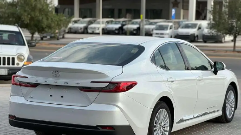 kamry-le-2025-ns-fl-abyd-2025-camry-le-mid-white-big-1