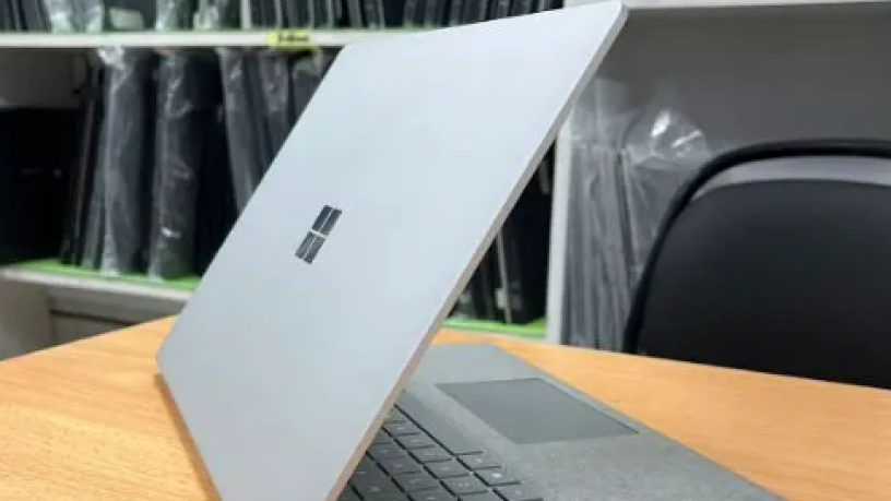maykrosoft-syrfs-labtob-2-135-bos-maaalg-intel-core-i7-algyl-althamn-16512-big-2