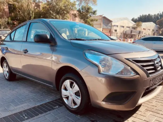 نيسان صني 2023 للبيع في الرياض اللون بني لوحة رقم ر د ك 3179