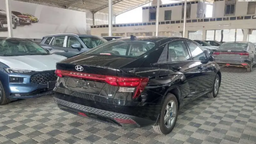 hyonday-aksnt-flyt-2025-gdyd-hyundai-accent-2025-new-big-1