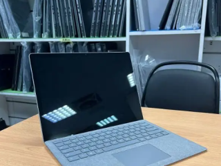 مايكروسوفت سيرفس لابتوب 2 (13.5 بوصة) معالج إنتل كور i7 من الجيل الثامن 16/512