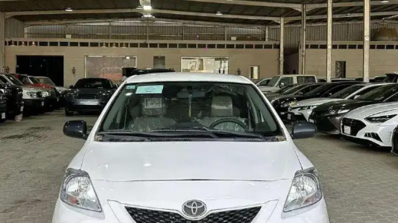 toyota-yars-2013-toyota-yaris-2013-big-0