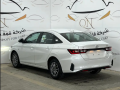 toyota-yarys-y-modyl-2025-small-1