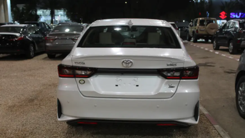toyota-yarys-y-bls-2026-toyota-yaris-y-plus-2026-big-1