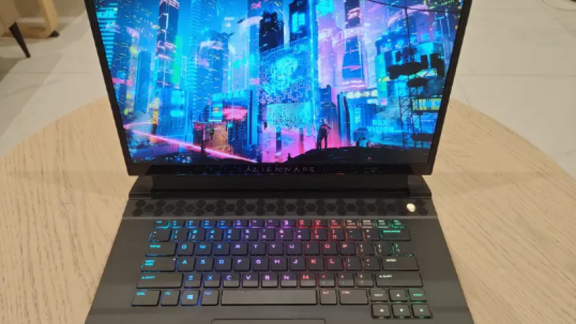 kmbyotr-mhmol-llalaaab-alienware-m15r4-big-0