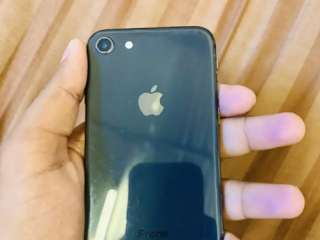 For Sale: iPhone 8 - Good Condition للبيع: آيفون 8 - بحالة جيدة