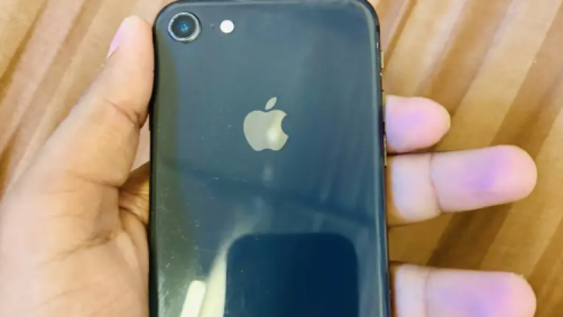 for-sale-iphone-8-good-condition-llbyaa-ayfon-8-bhal-gyd-big-0