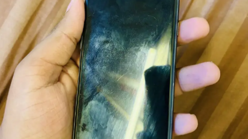 for-sale-iphone-8-good-condition-llbyaa-ayfon-8-bhal-gyd-big-1