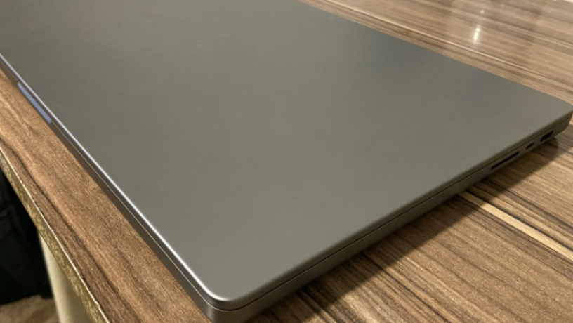 apple-2023-macbook-pro-laptop-with-apple-m2-pro-chip-big-2