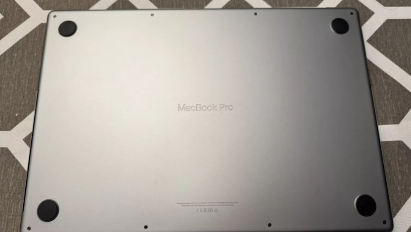 apple-2023-macbook-pro-laptop-with-apple-m2-pro-chip-big-3