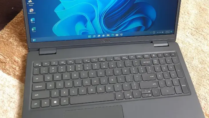dell-latitude-e3520-core-i5-11th-gen-14-big-0