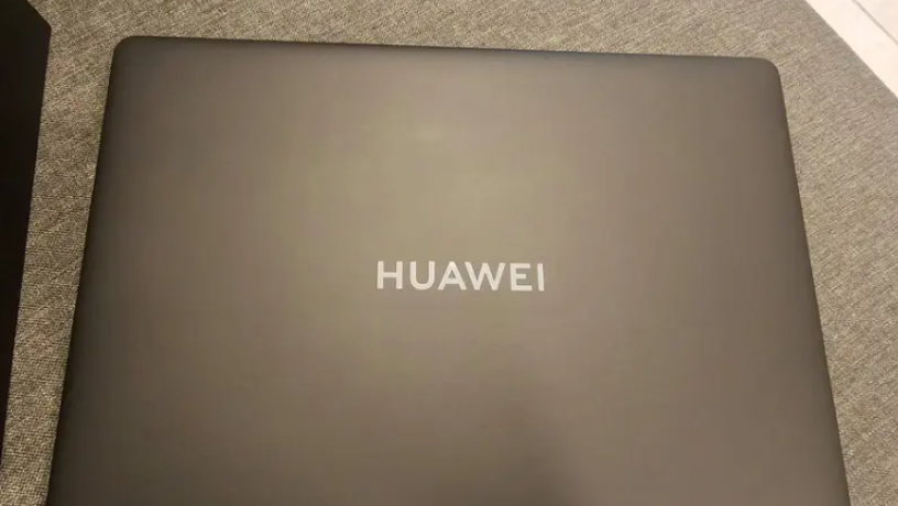hoaoy-matebook-x-pro-alasdar-almmyz-big-2