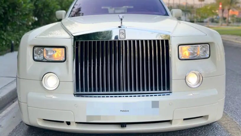 rolz-roys-fantom-2008-mkhzn-mmsh-klyl-km-alnthaf-okal-big-1