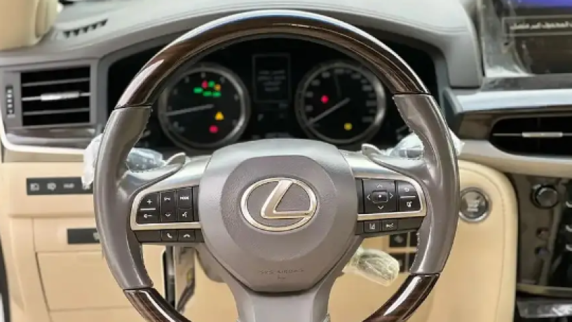 lkzs-lx-570-blak-dyshn-modyl-2019-big-3