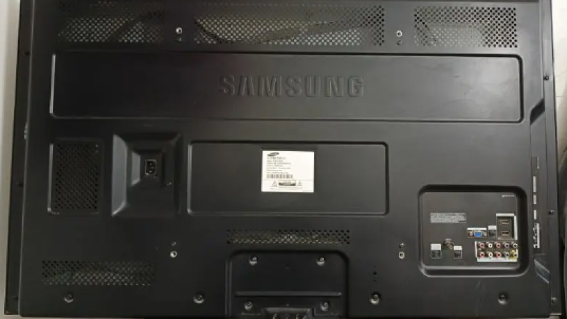 shash-tlfzyon-samsong-althky-oled-mkas-55-bos-big-2