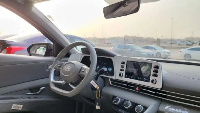 hyonday-alntra-smart-20-2025-hyundai-elantra-2025-smart-big-2