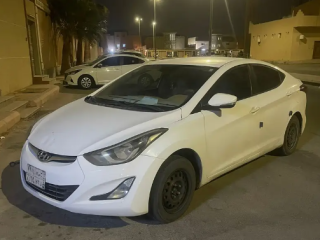 هيونداي إلينترا 2013