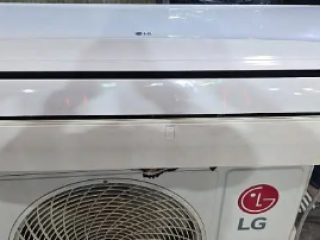 مكيف سبليت ال جي مستعمل بحالة ممتازة للبيع