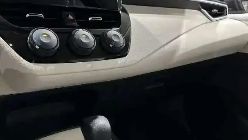 toyota-korola-2025-gdyd-new-toyota-corolla-2025-big-3