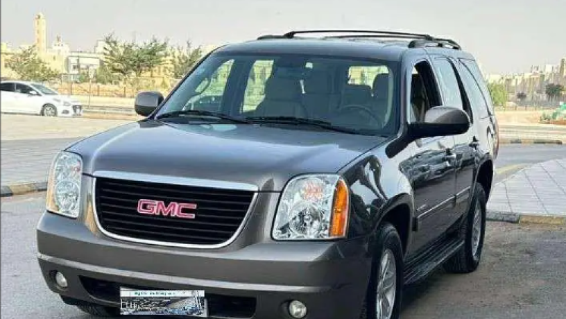 gms-yokn-2013-dbl-gmc-yukon-2013-4wd-big-1